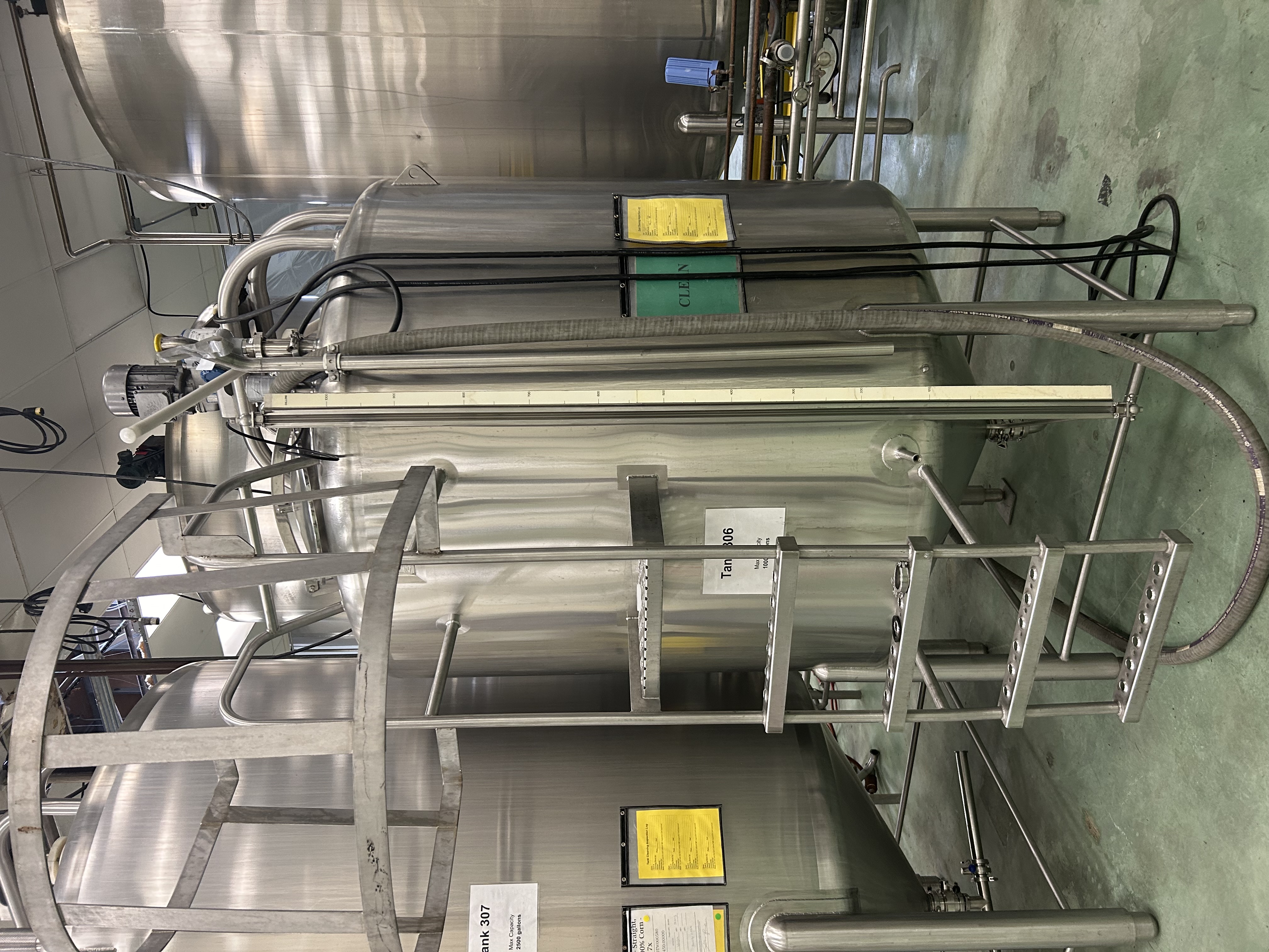 1000 Gallon Feldmeier Mix Tank image 1
