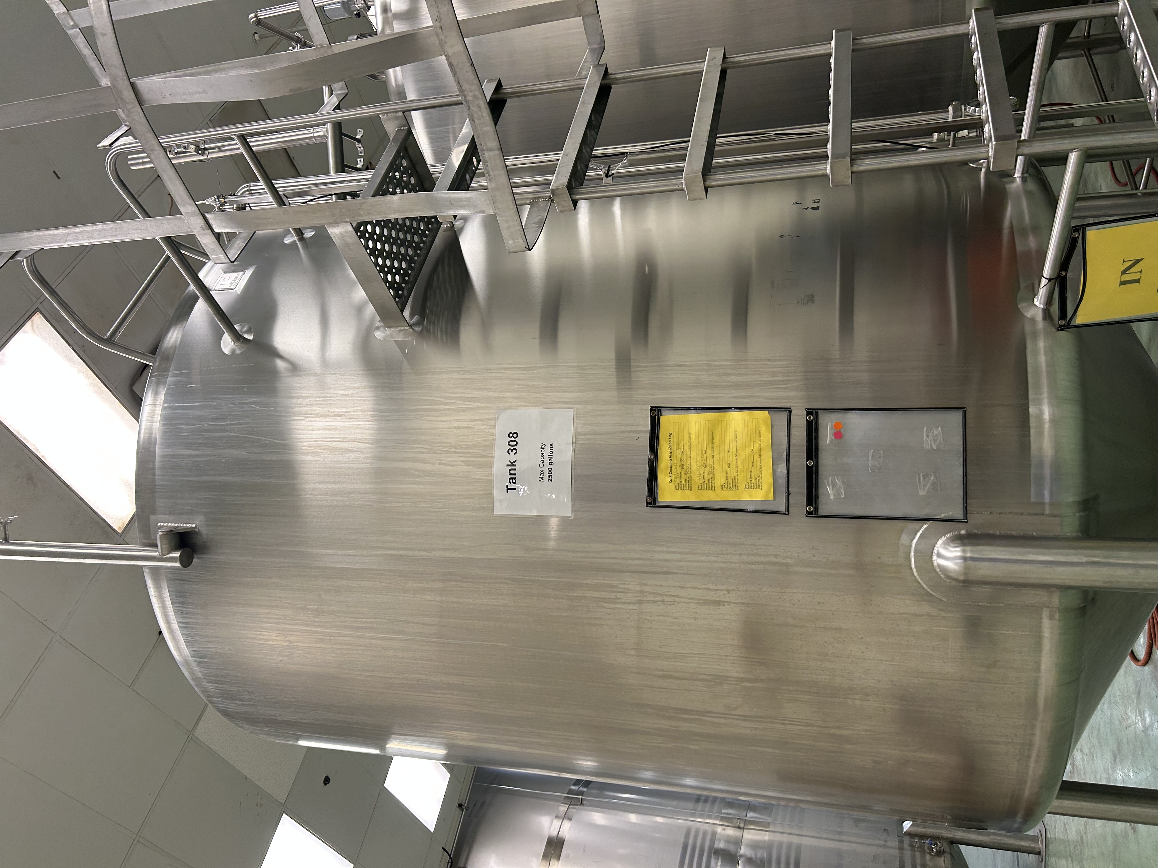 2500 Gallon Feldmeier Mix Tank image 1