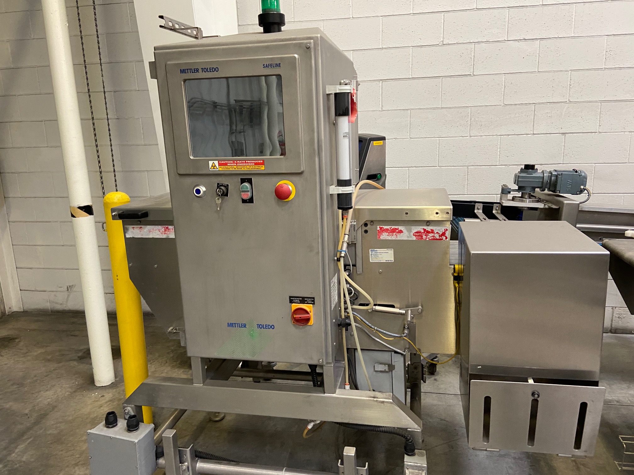 SAFELINE X-RAY MACHINES image 2