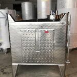 265 Gallon jacketed square stackable storage tote tank